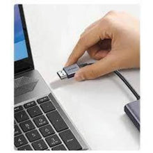 UGREEN 50633A Wireless HDMI Extender Kit 1080P@60Hz 50M 5GHz Dual Antenna for Projector TV